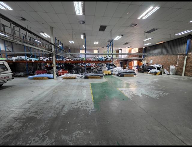 3,168M² WAREHOUSE TO LET IN SELBY
